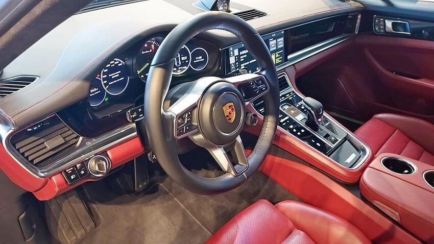 Porsche Panamera Turbo S E-Hybrid da 680 Cv Termico+elettrico