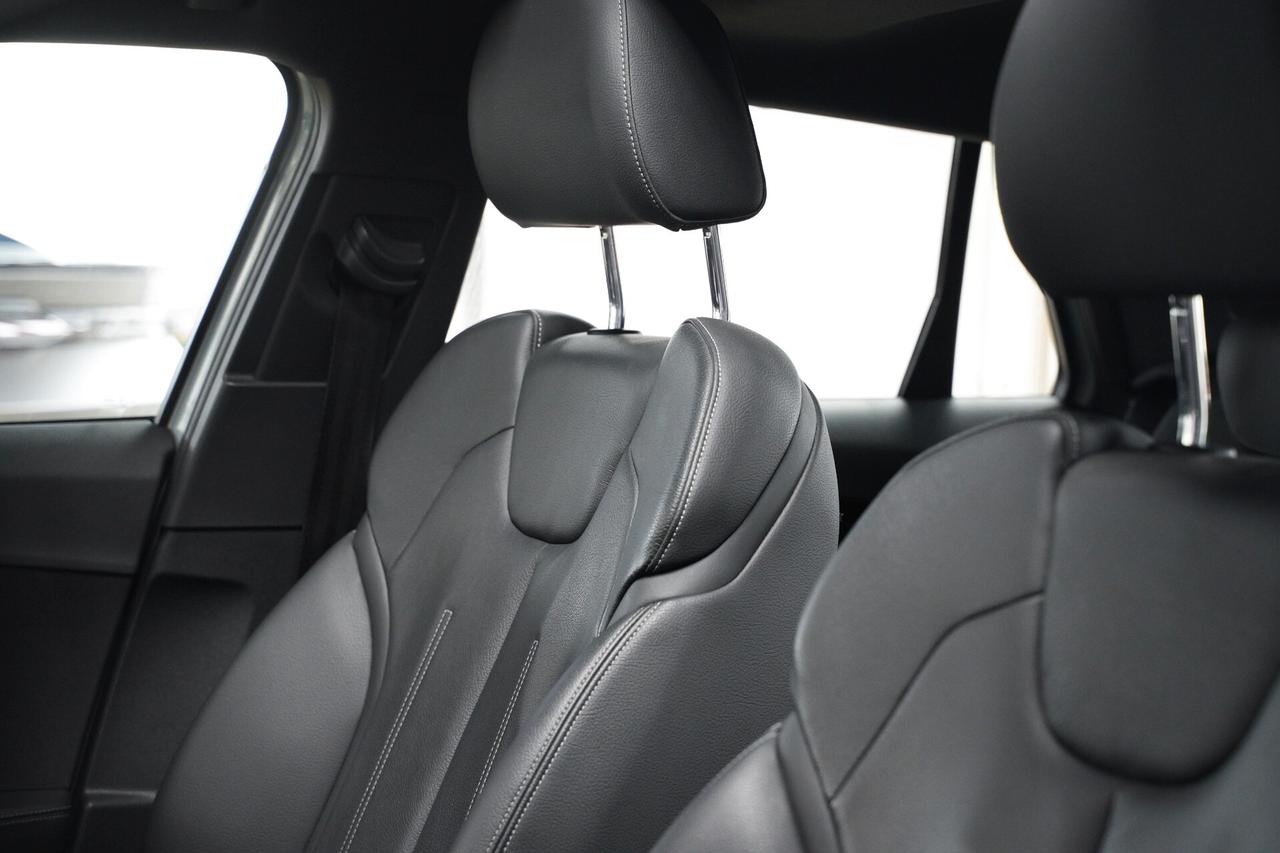 Audi Q2 35 TDI S tronic Identity Black