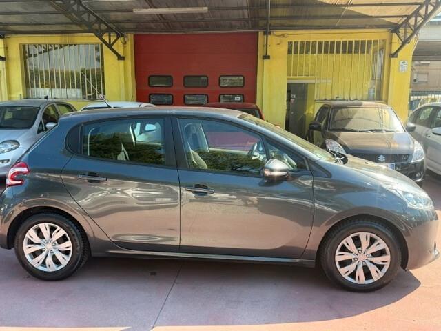 Peugeot 208 1.4 HDi 68 CV 5 porte Allure