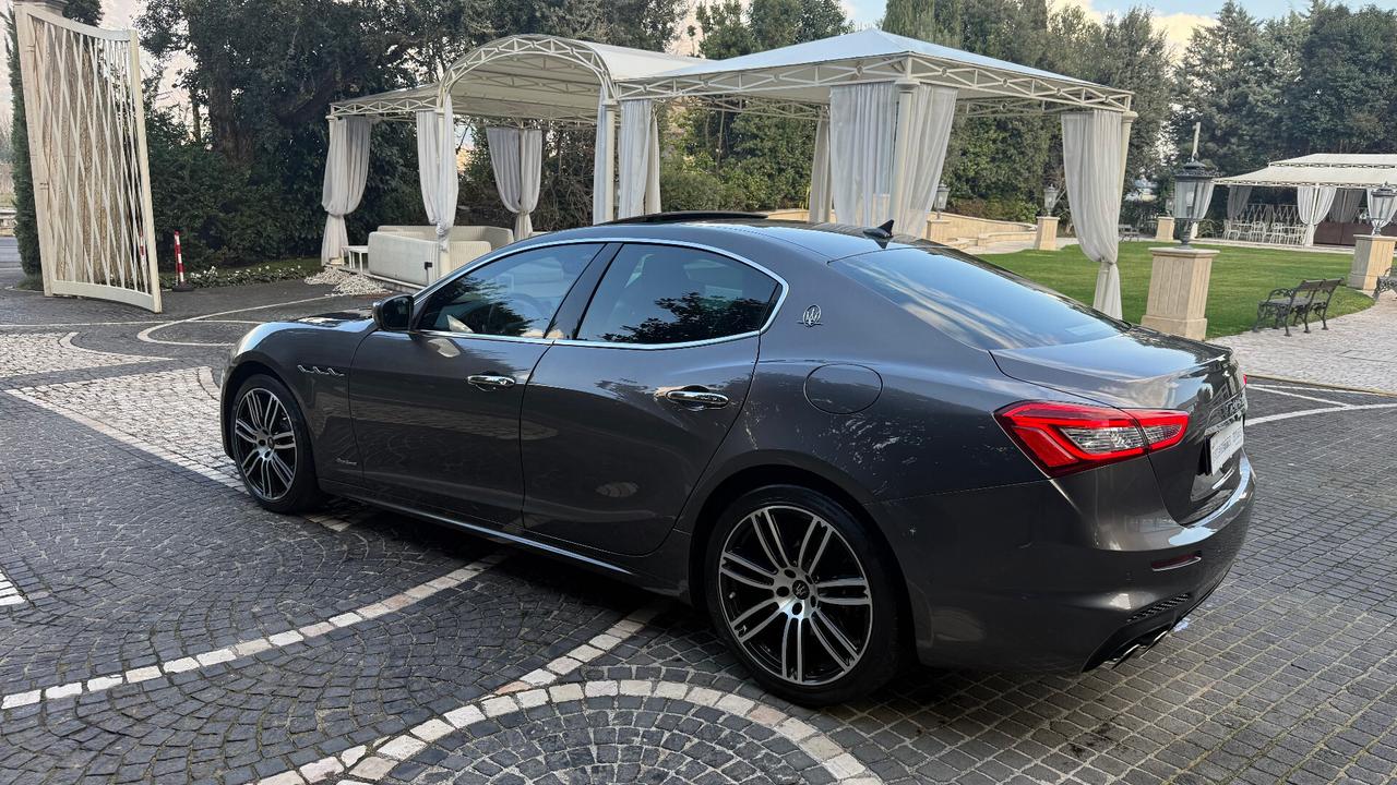 Maserati Ghibli V6 Diesel Gransport TETTO