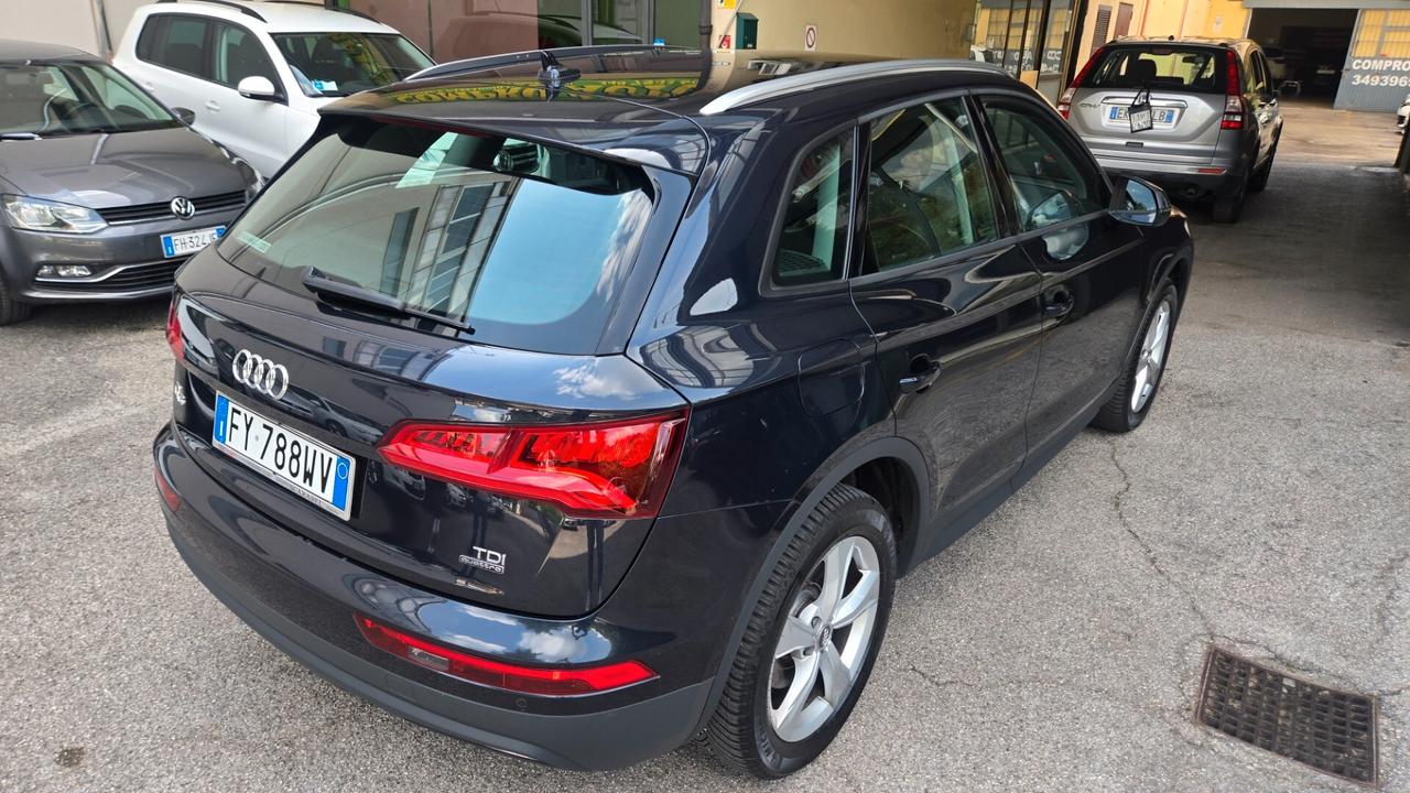 Audi Q5 35 TDI quattro S tronic Business