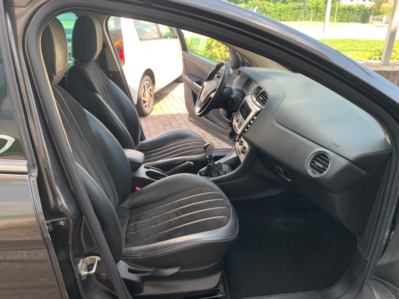 Lancia Delta 1.6 MJT DPF Gold