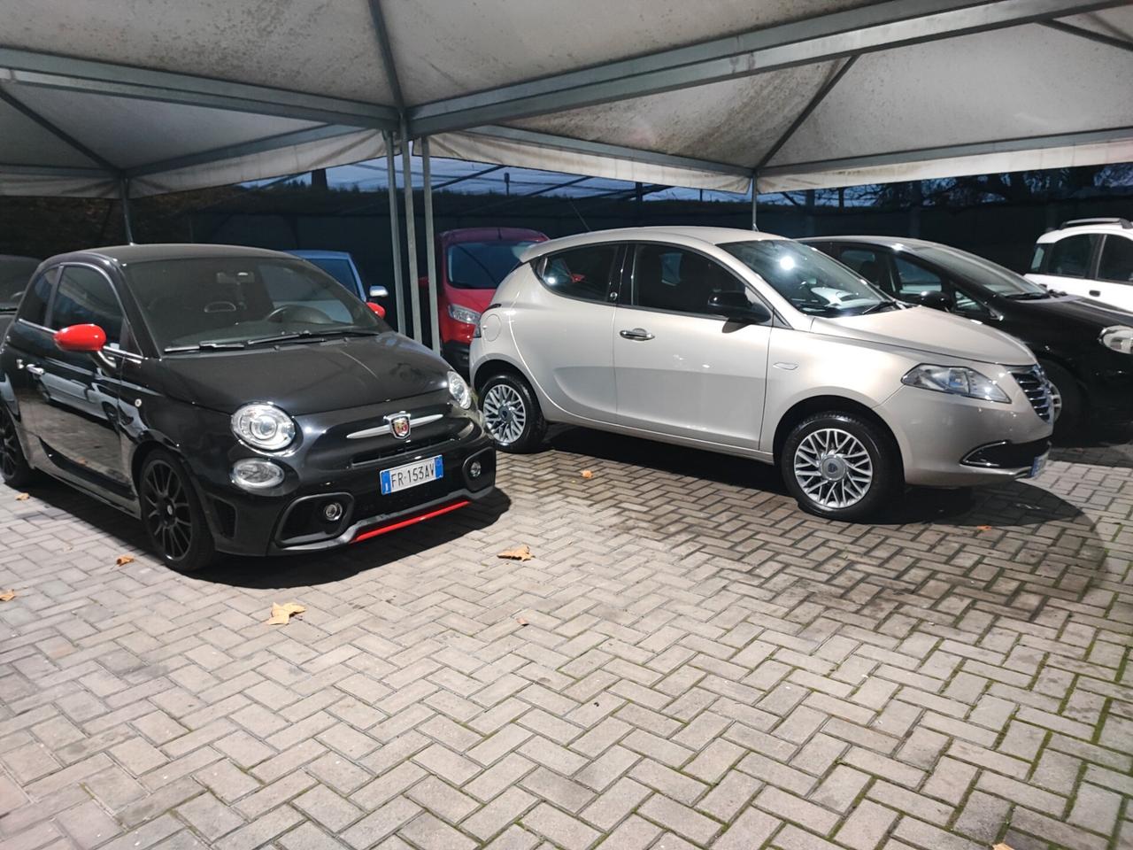 Lancia Ypsilon con 26 Euro 450 km