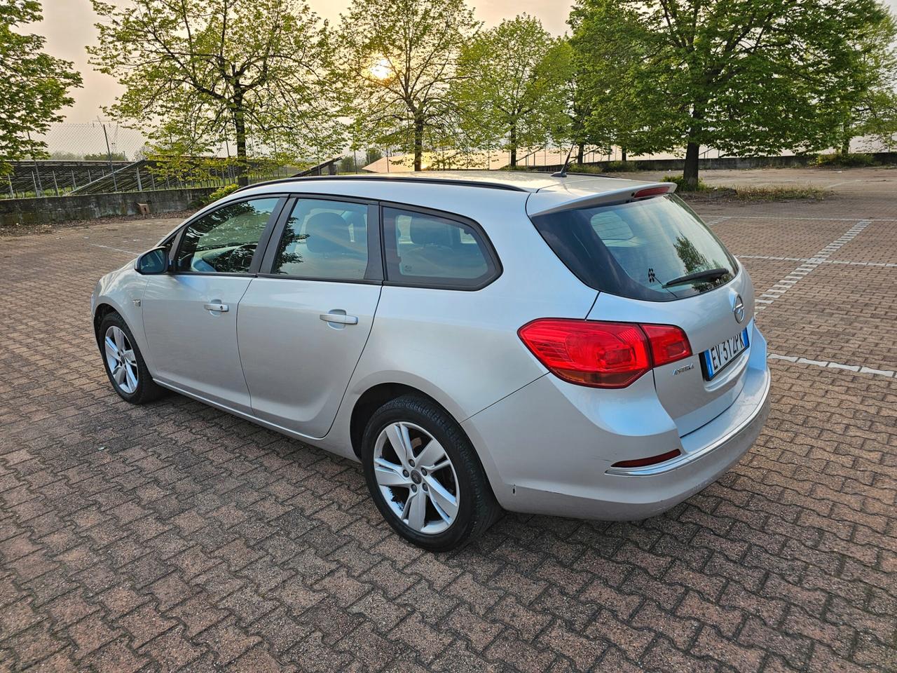 Opel Astra 1.7 CDTI 110CV Sports Tourer Cosmo