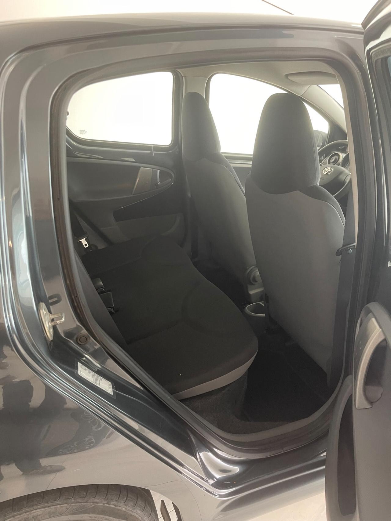 Toyota Aygo 1.0 12V VVT-i 5 porte Lounge Connect