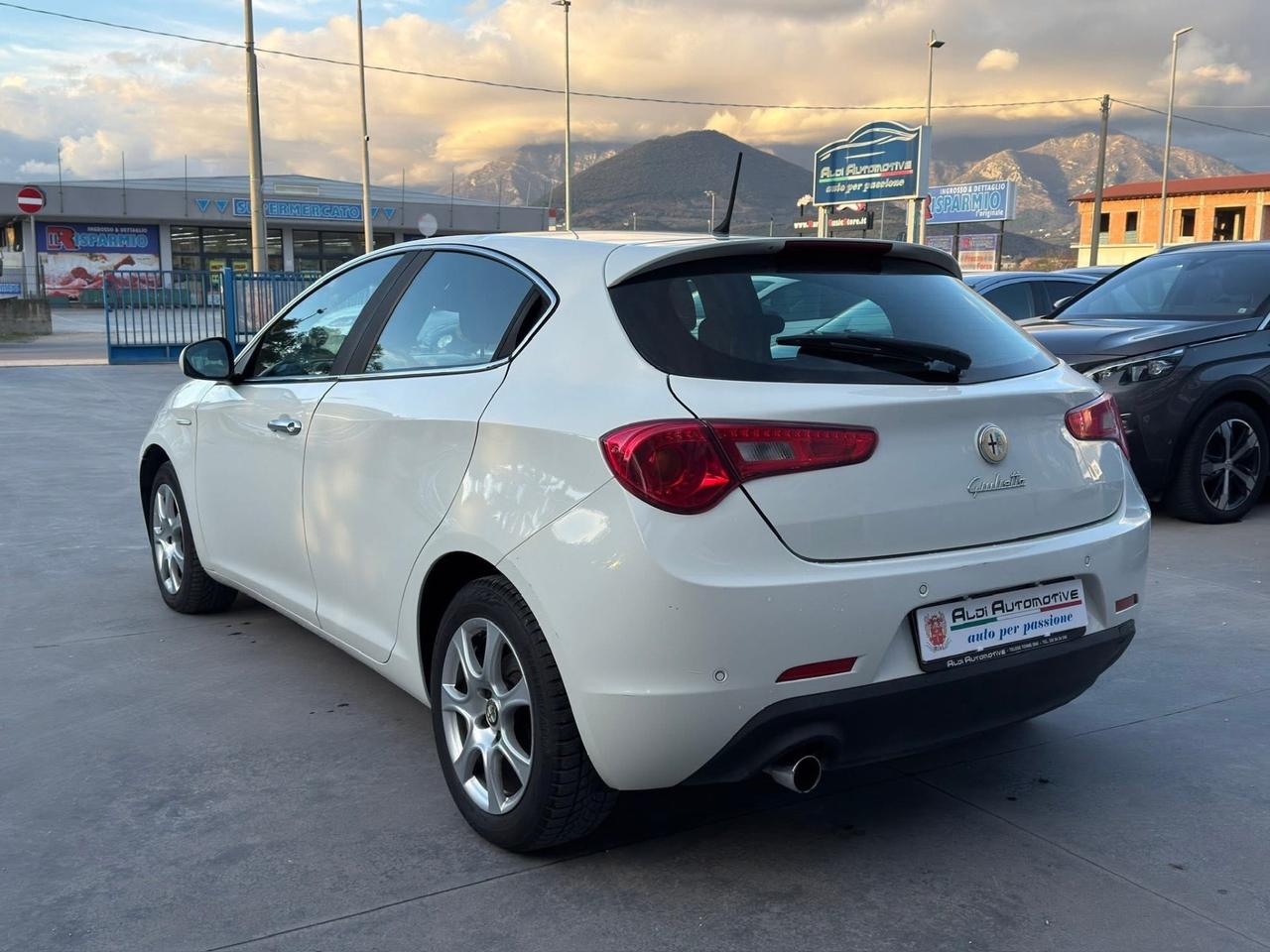 Alfa Romeo Giulietta 1.6 JTDm-2 105 CV Distinctive