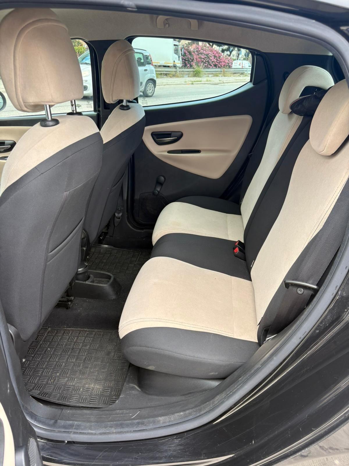 Lancia Ypsilon 1.3 MJT 16V 95 CV 5 porte S&S 30th Anniversary