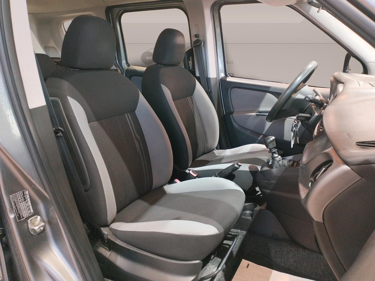 FIAT DOBLO 1.6 Lounge 120 CV * 5 POSTI *