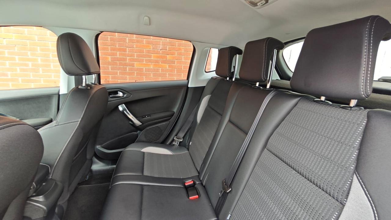 Peugeot 2008 BlueHDi 120 S&S Allure