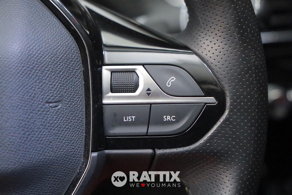 Peugeot e-2008 motore elettrico 100kW GT