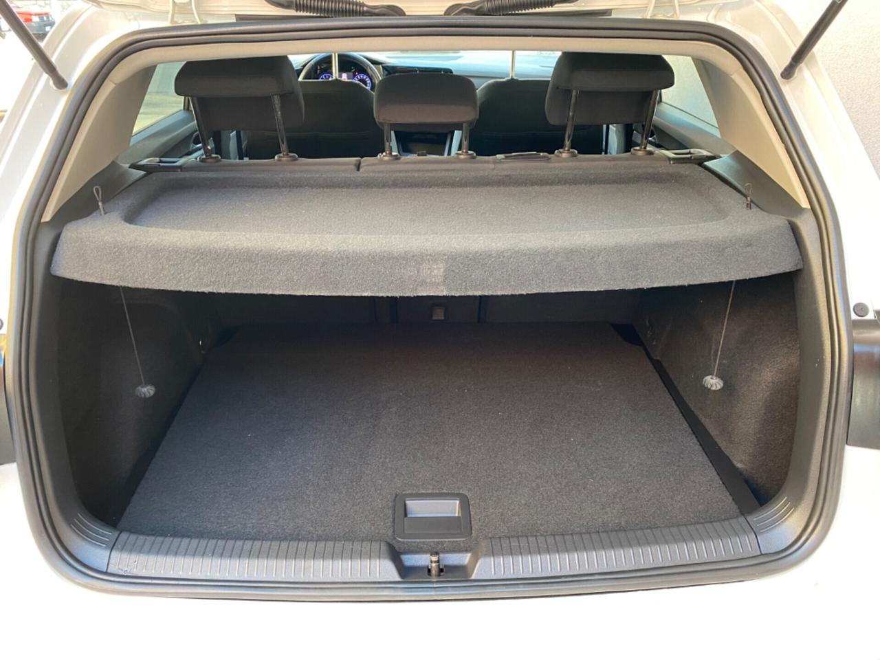 Volkswagen Golf Variant 1.0 eTSI EVO DSG Life