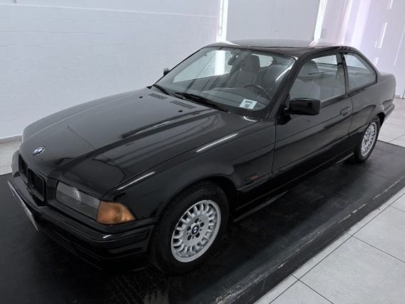 BMW 318 is 16V cat Coupé Individual