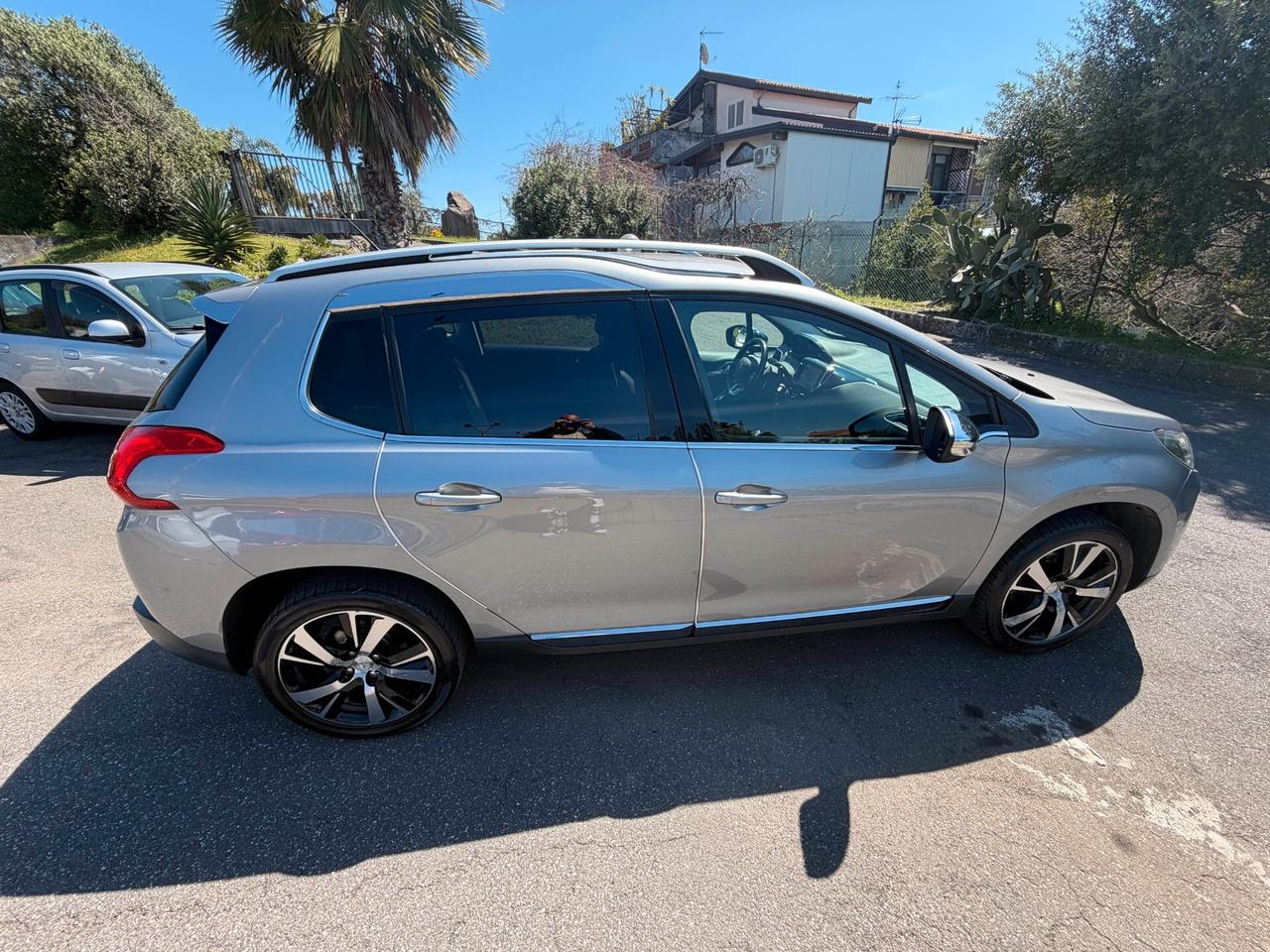 Peugeot 2008 BlueHDi 100 Allure