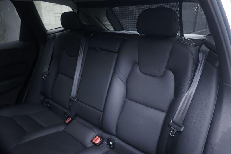 Volvo XC60 Volvo XC60 B4 (d) AWD automatico Plus Dark 145KW ANNO 2024