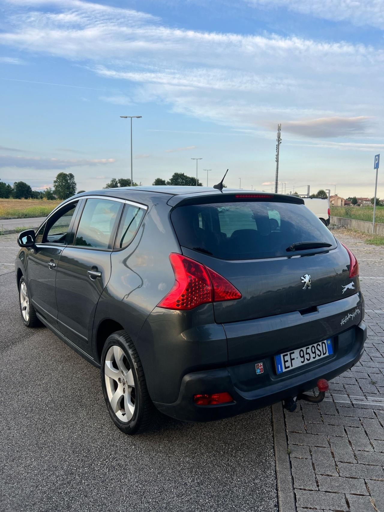 Peugeot 3008 1.6 HDi 110CV cambio robotizzato Tecno