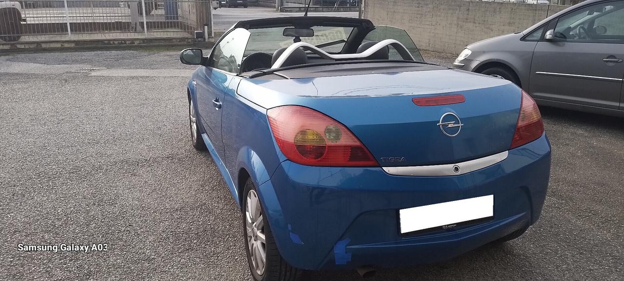 Opel Tigra TwinTop 1.4 16V First Edition