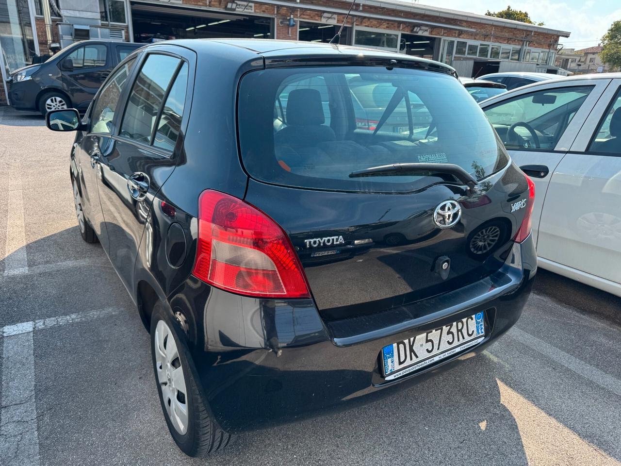 Toyota Yaris 1.0 5 porte