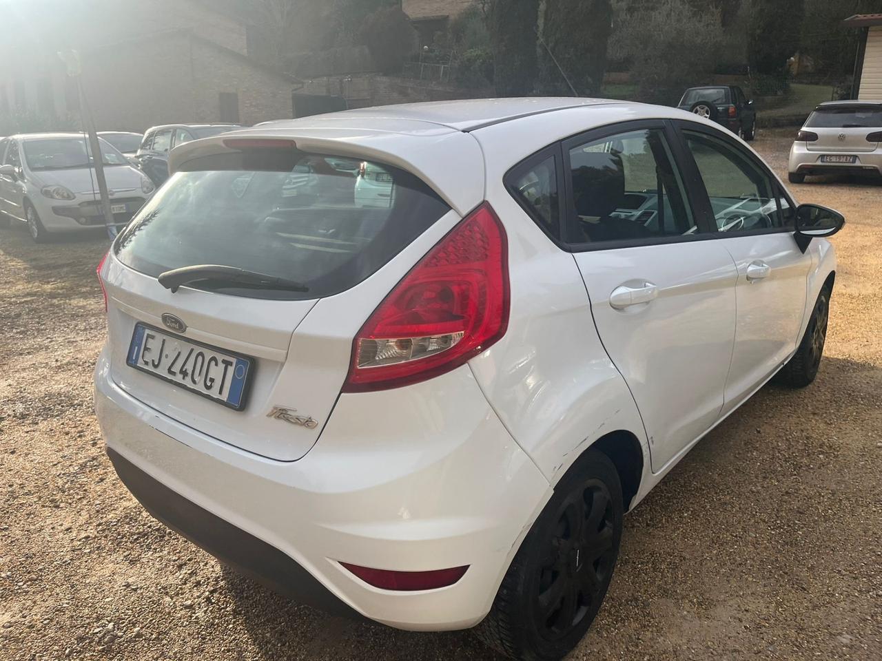Ford Fiesta 1.2 Benzina - Neopatentati