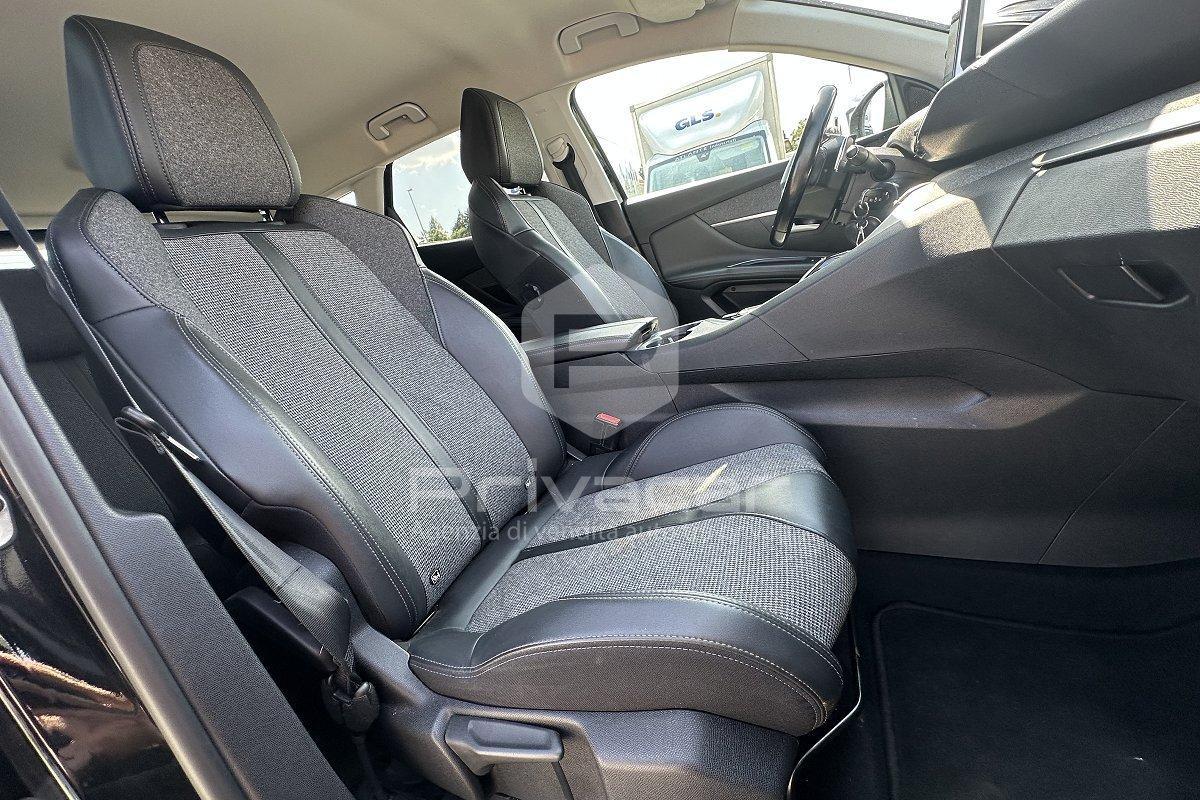 PEUGEOT 3008 BlueHDi 130 S&S EAT8 Allure