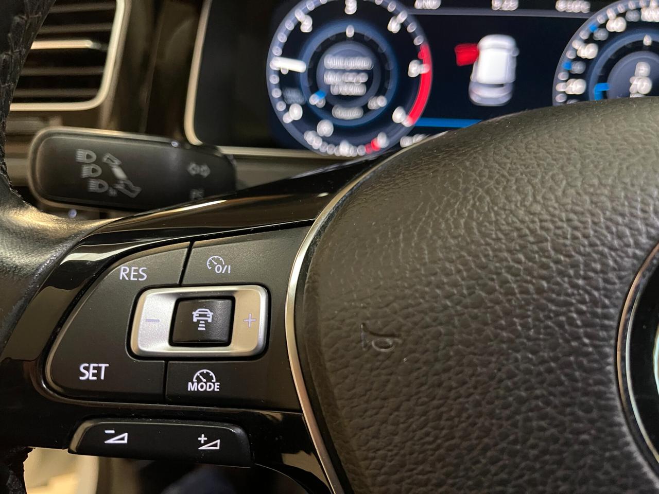 Volkswagen Golf 5p. HighLine 1.6 TDI 115cv-Ok Neopaten-LEGGI SOTTO