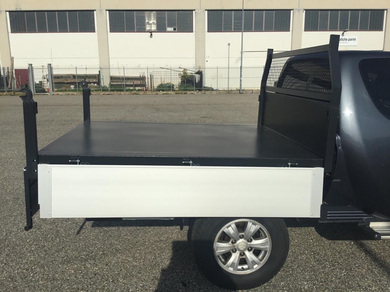 Mitsubishi L200 club cab cassone ribaltabile