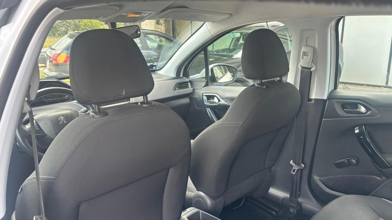 Peugeot 208 1.4 HDi 68 CV 5 porte Mix
