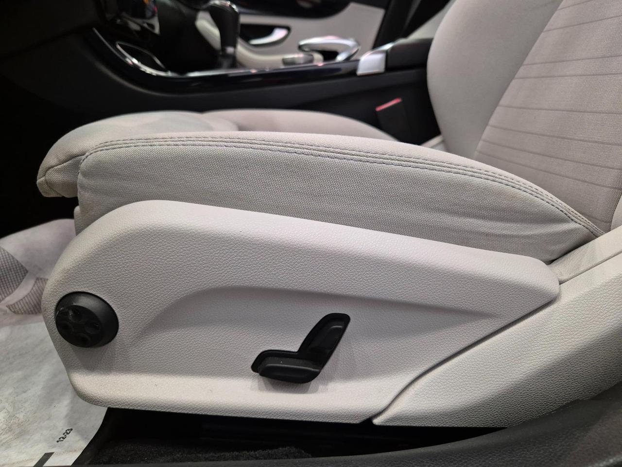 MERCEDES-BENZ C 180 d Executive