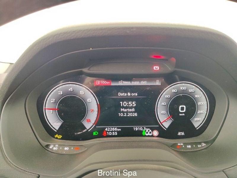 Audi Q2 1.5 35 TFSI IDENTITY BLACK