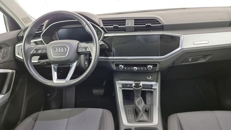 Audi Q3 35 TDI S tronic Business