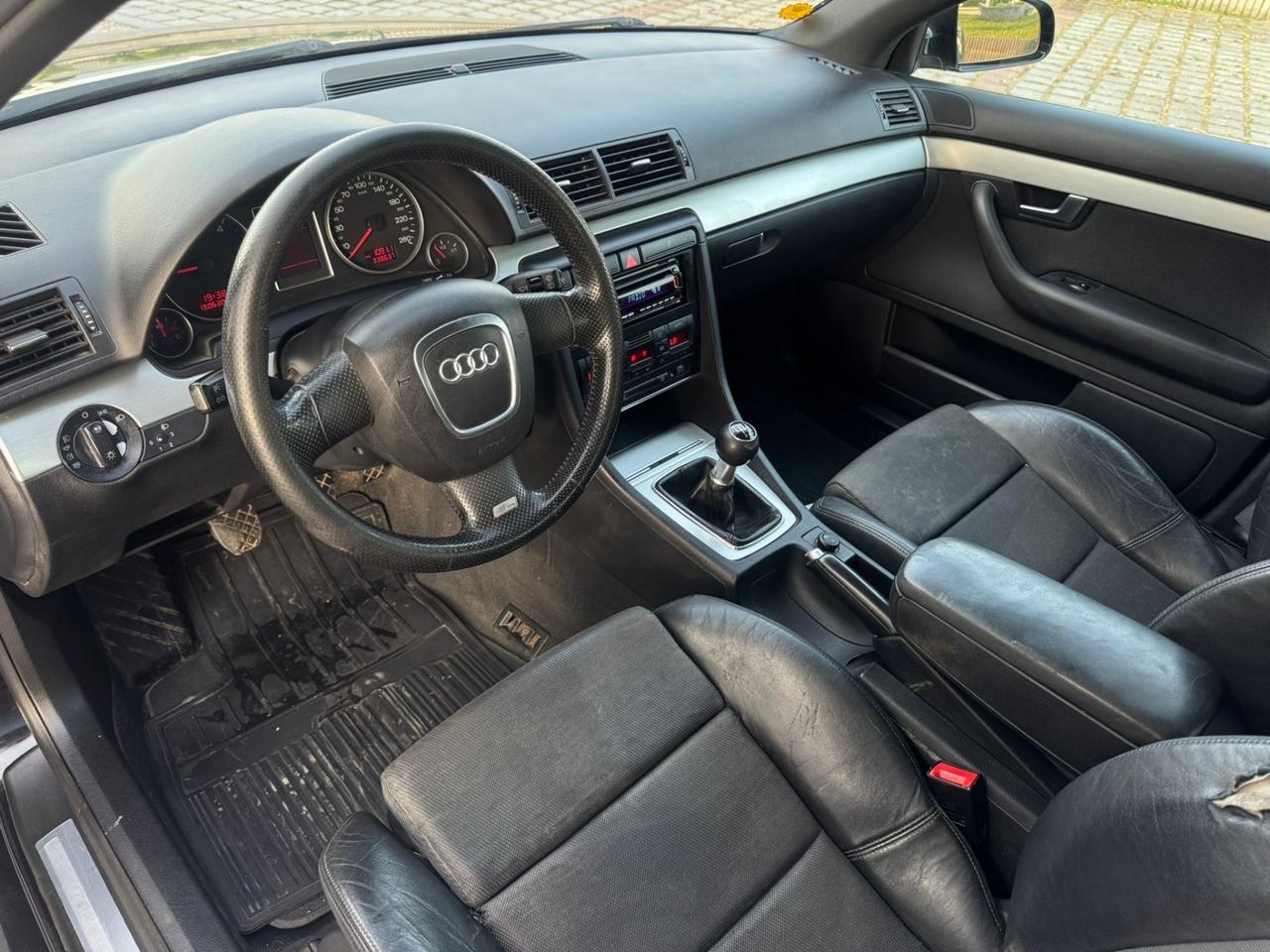 Audi A4 2.0 16V TDI 140cv S-Line