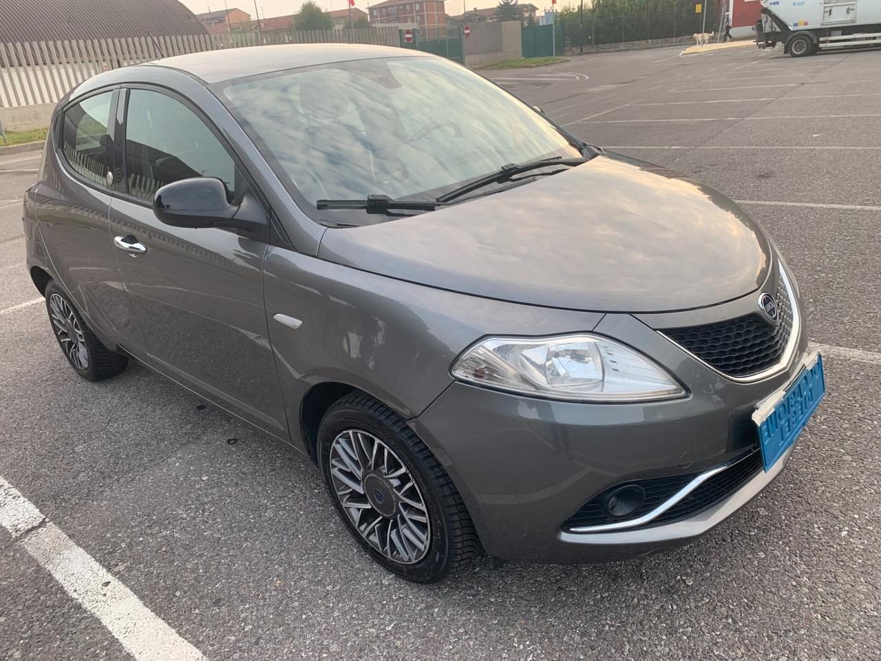 Lancia Ypsilon 1.2 69 CV 5 porte GPL Ecochic Gold