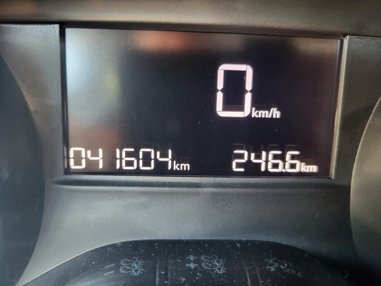 Peugeot 208 208-1.2 benz/gpl