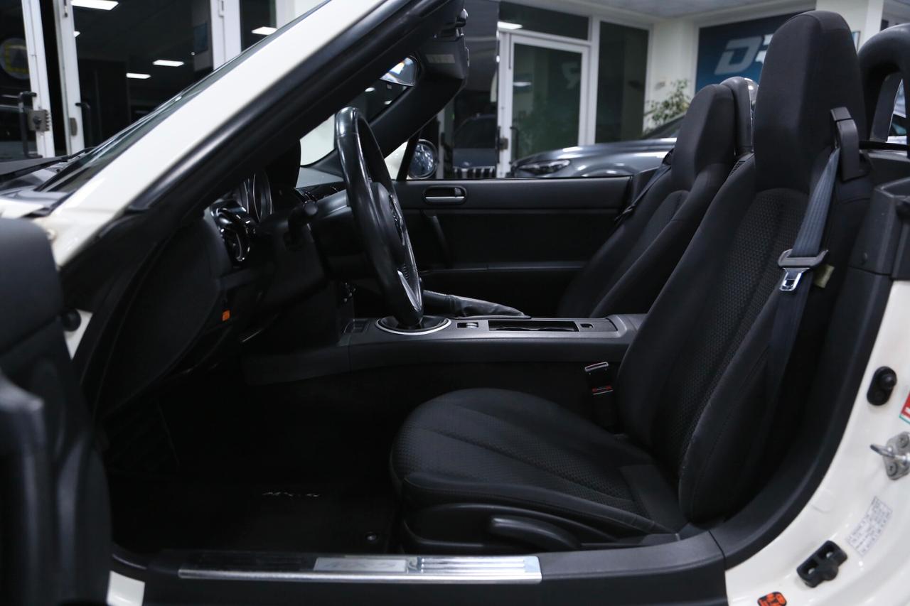 Mazda MX-5 Roadster Coupé 1.8L Wind