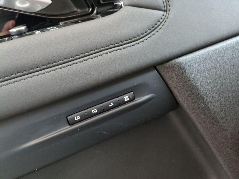 Land Rover Range Rover Evoque 2.0 D150 R-Dynamic FWD
