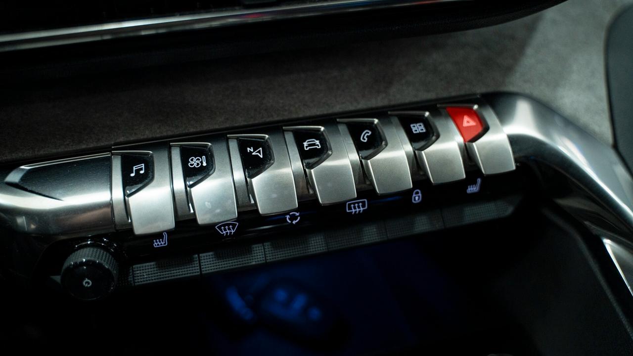 Peugeot 3008 1.5 BLUEHDI GT PACK SES 131 CV EAT8 AUTO FOCAL VIR