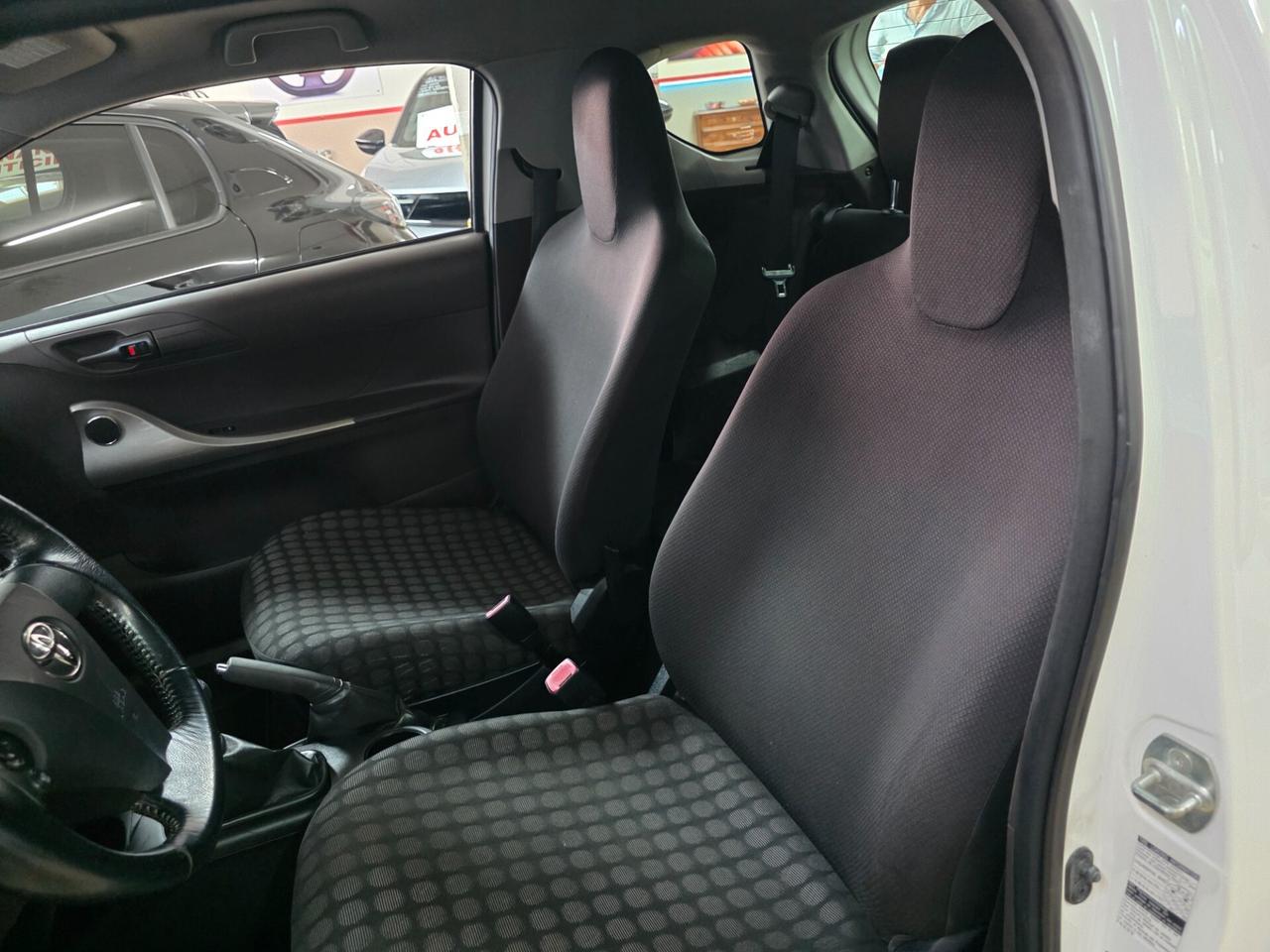 Toyota iQ 1.0 Lounge