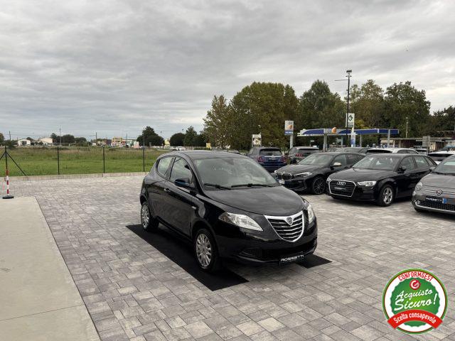 LANCIA Ypsilon 5 porte Metano Ecochic ANCHE PER NEOPATENTATI