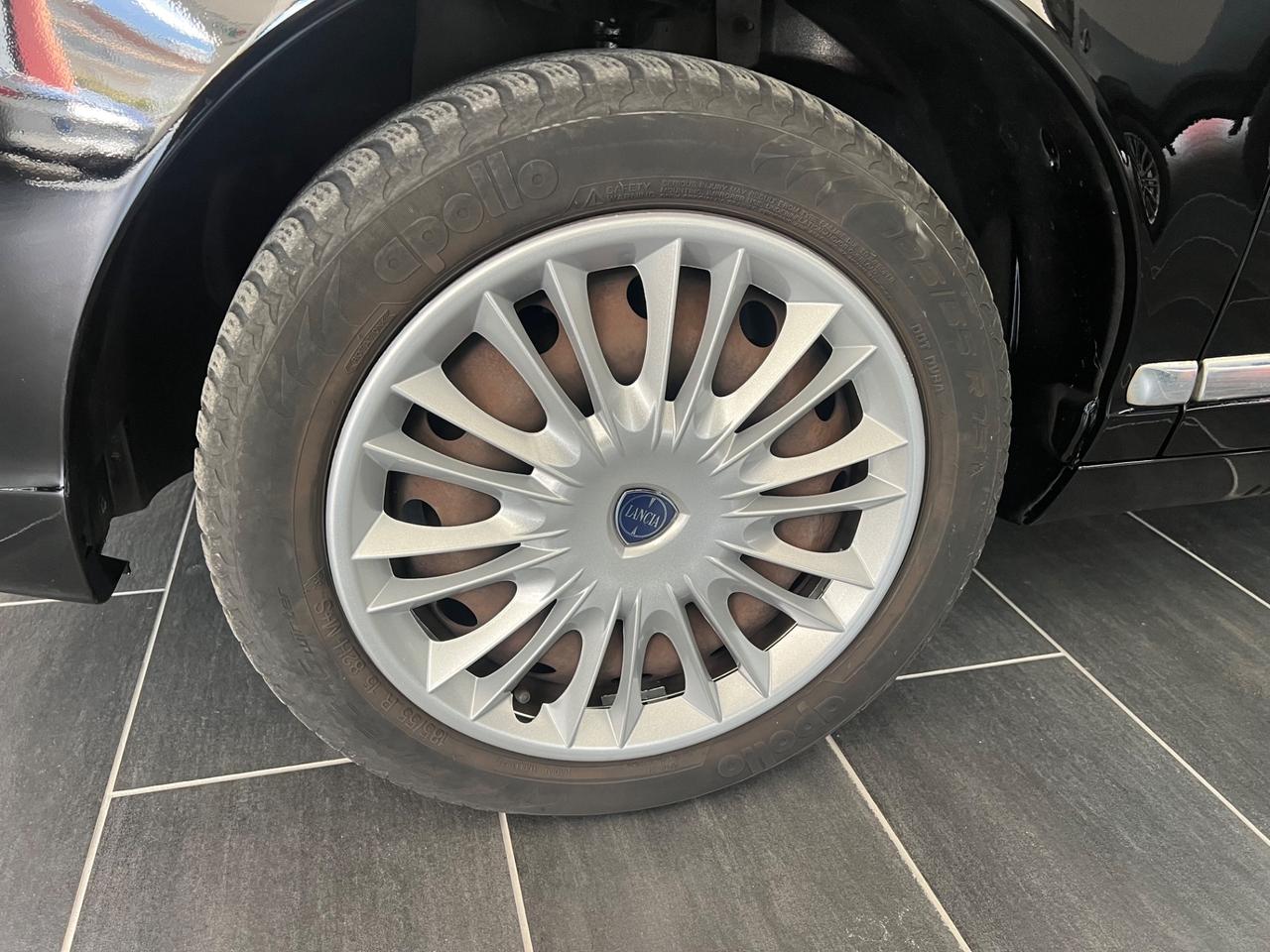Lancia Ypsilon 1.2 69 CV Platinum