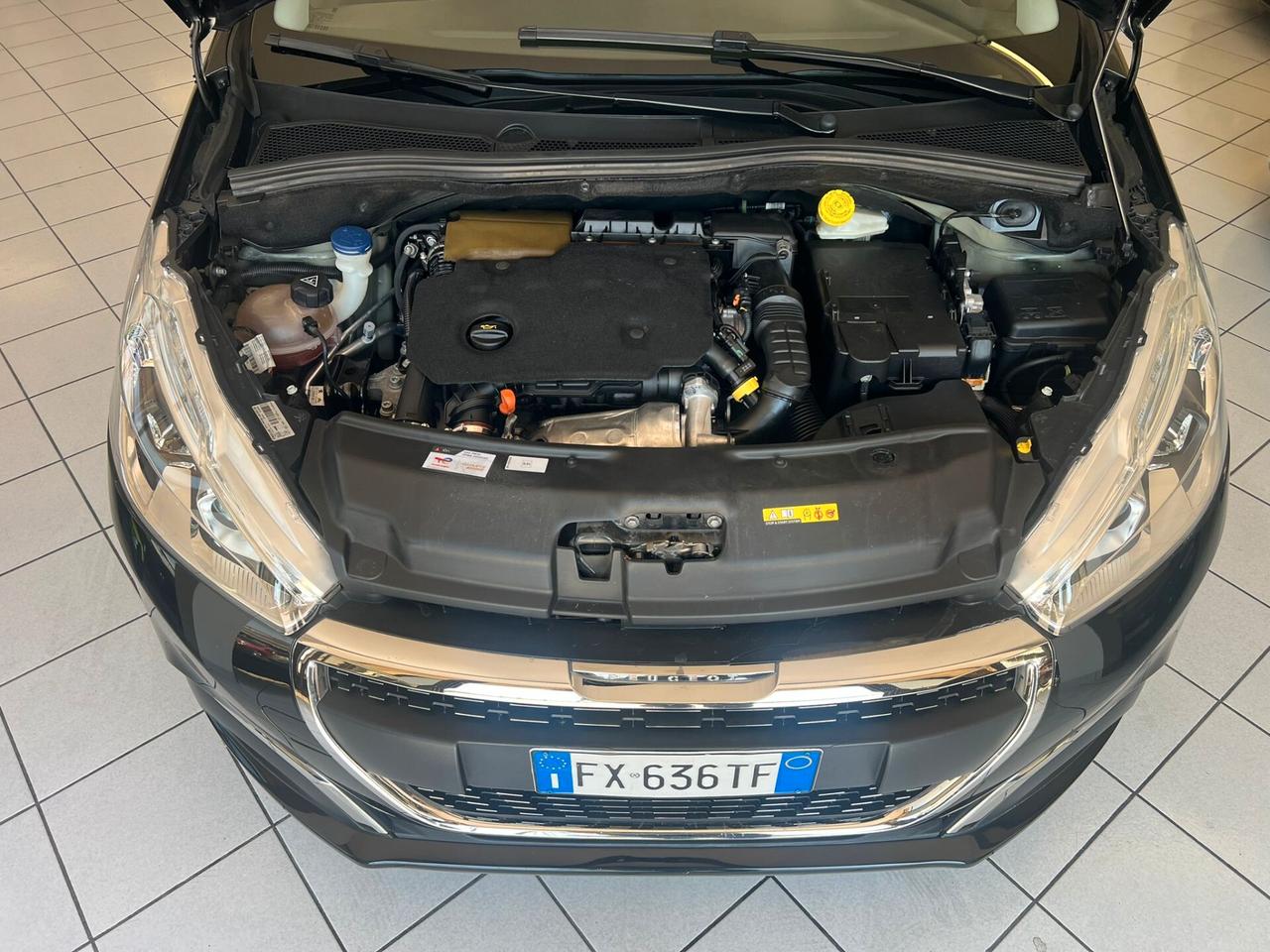 Peugeot 208 BlueHDi 75 5 porte Allure