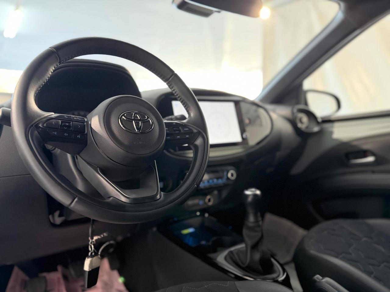 TOYOTA AYGO X LOUNGE NEOPATENTATI
