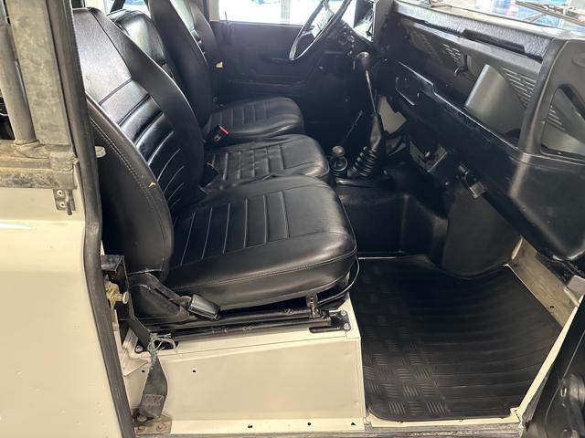 LAND ROVER Defender 90 diesel Soft-top
