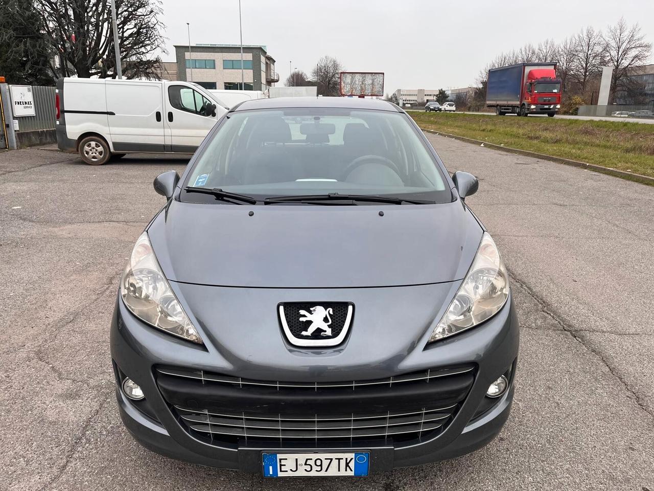 Peugeot 207 1.4 HDi 70CV 5p. Active