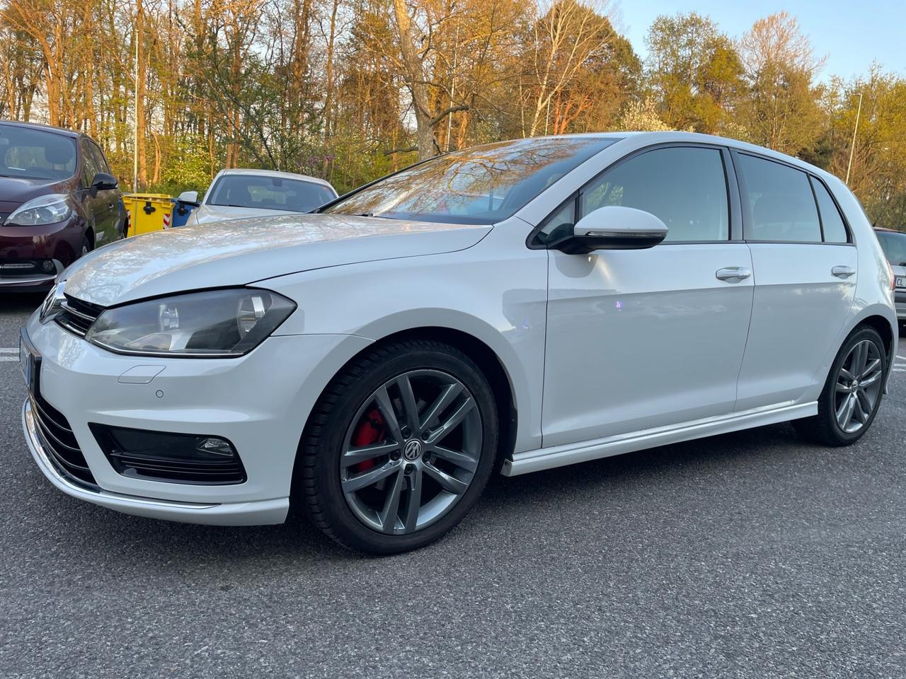 Volkswagen Golf 1.6 TDI 110 CV DSG 5p. R-line*Neopatentati*Cerchi*Euro 6*