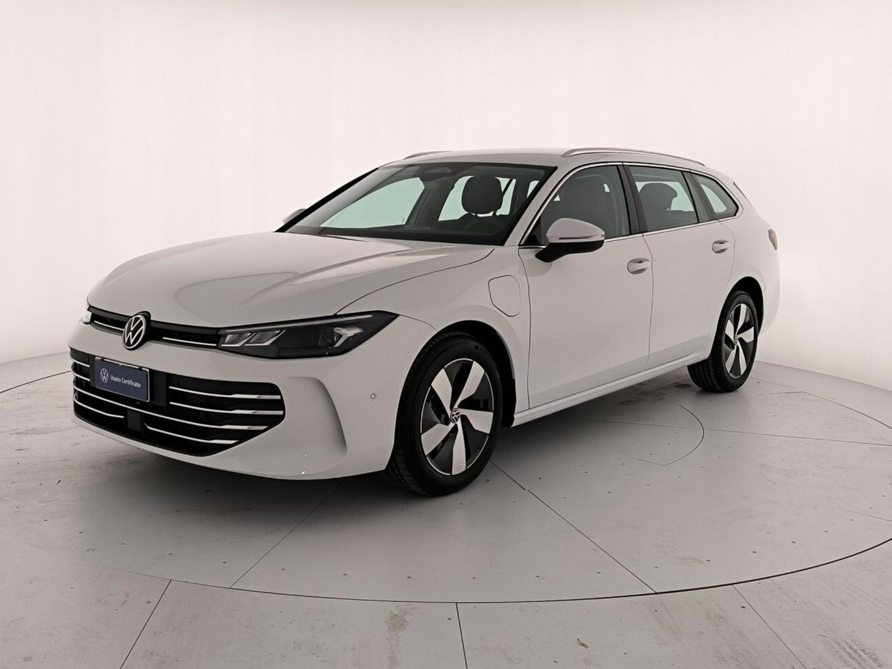 Volkswagen Passat 1.5 tsi ehybrid business 204cv dsg