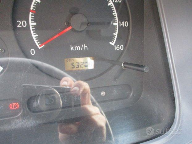 Nissan Cabstar 3000 TDI GRU STERN 025 4 SFILI+CAS