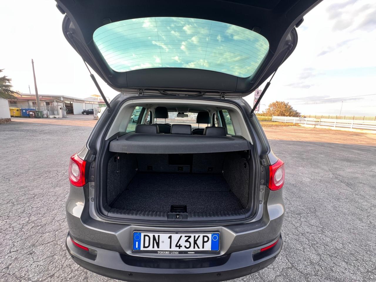 Volkswagen Tiguan 2.0 16V TDI DPF Track & Field (28°)4x4