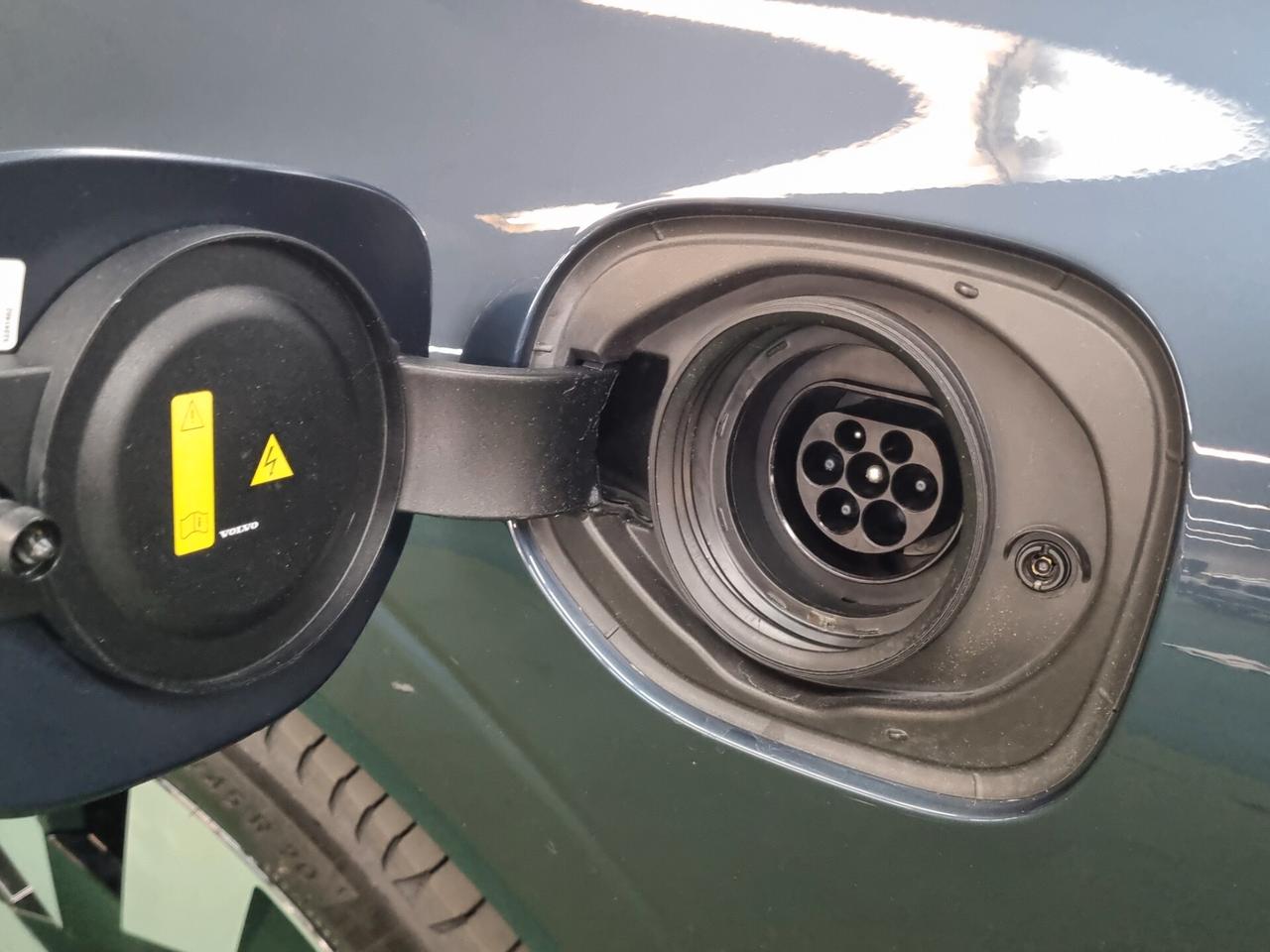 Volvo XC 60 T6 Recharge Plug-in Hybrid AWD automatico Plus Bright