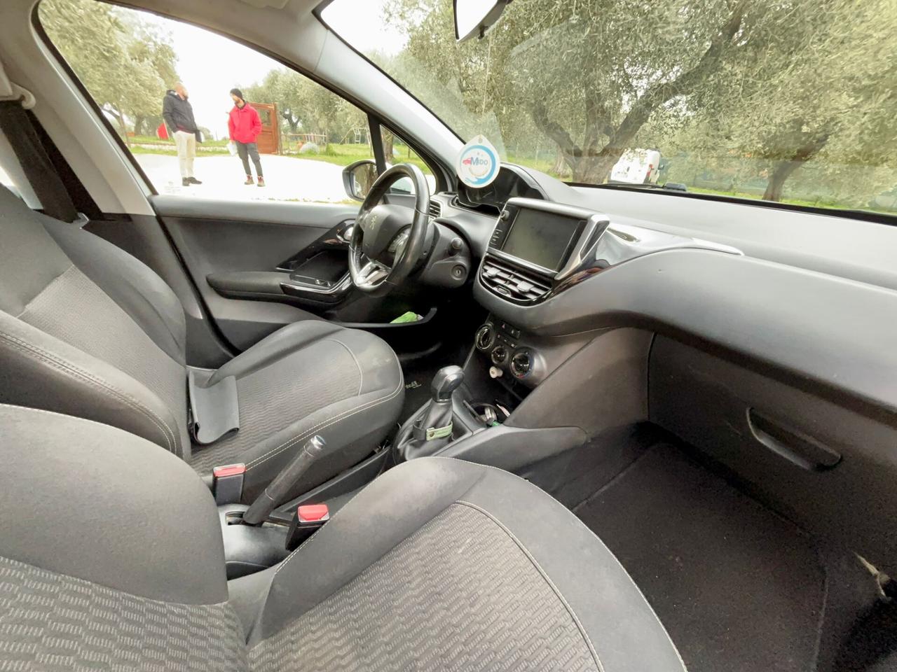 Peugeot 208 PureTech 82 5p. GPL Allure