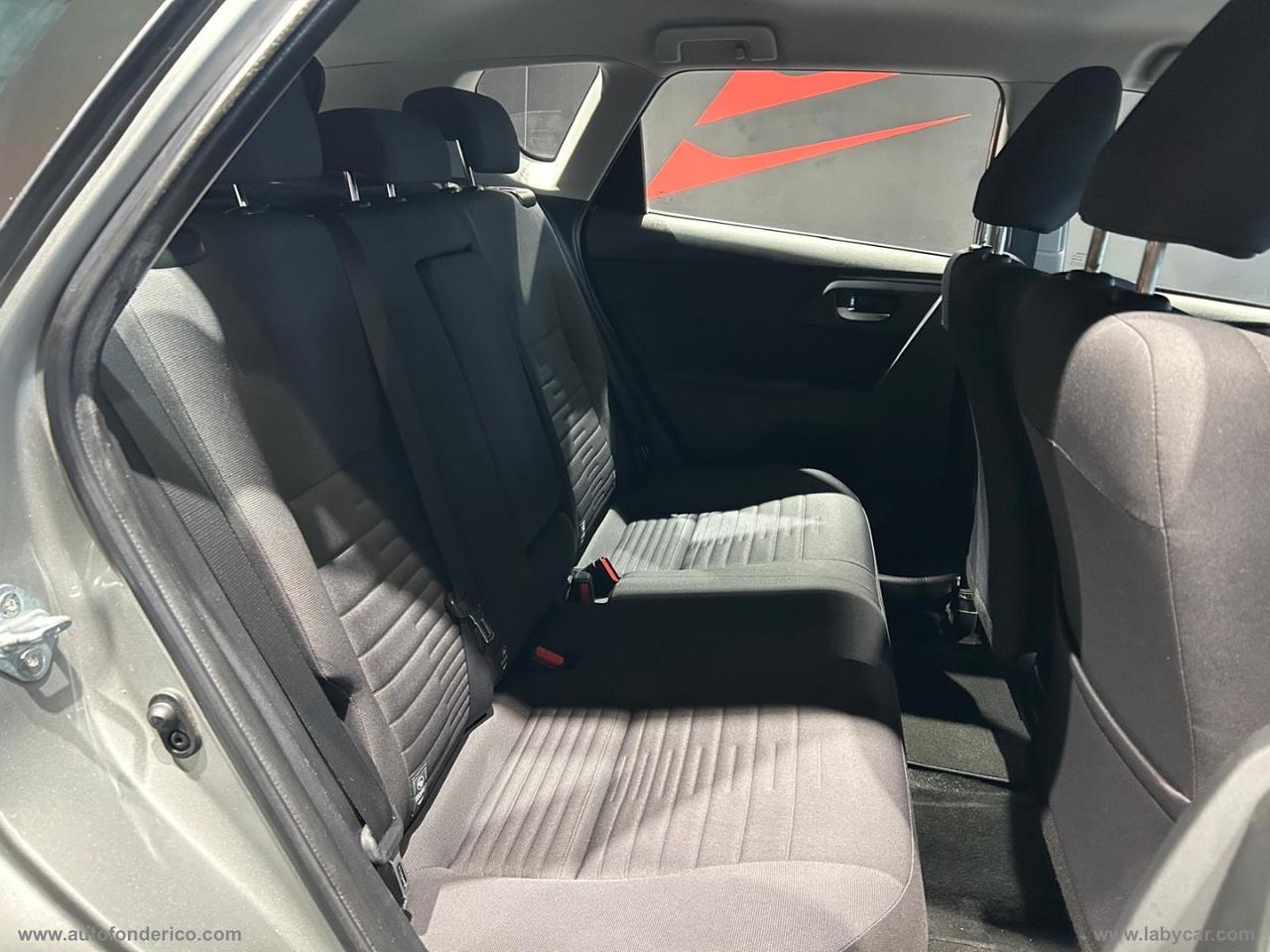 TOYOTA Auris 1.8 Hybrid Active