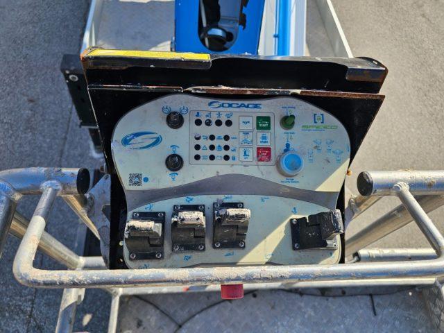 IVECO Daily 35S14 2.3HPT PL PIATTAFORMA CON CESTELLO 20 SOCAGE